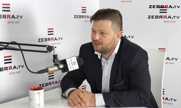 Na zdjęciu Jerzy Zawodnik. Program Kontrast Plus do obejrzenia codziennie, od poniedziałku do piątku