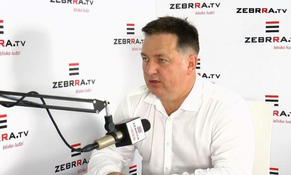 Na zdjęciu Dariusz Wójcik. Program Kontrast Plus do obejrzenia codziennie, od poniedziałku do piątku