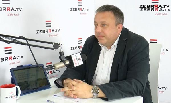 Na zdjęciu Robert Fiszer. Program Kontrast Plus do obejrzenia codziennie, od poniedziałku do piątku 