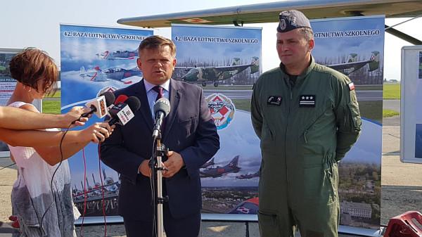Minister Wojciech Skurkiewicz i płk Jan Skowroń 