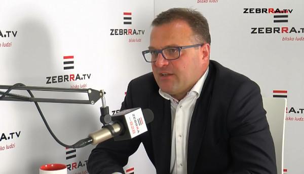 Na zdjęciu Radosław Witkowski. Program Kontrast Plus do obejrzenia codziennie, od poniedziałku do pi