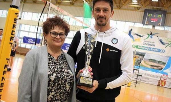 Halina Bąk - prezes Stowarzyszenia Czarni Radom i rozgrywający Cerrad Czarnych, Dejan Vinčić