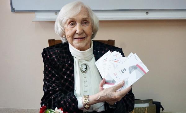 To była piękna lekcja historii. Na zdjęciu p. Lucyna Adamkiewicz