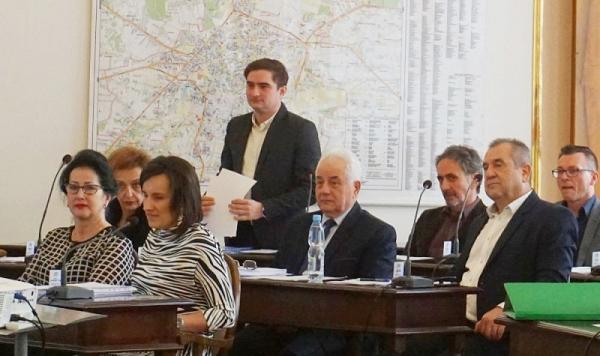 Fragment ślubowania radnego Dawida Ruszczyka