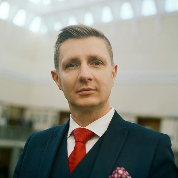 Dr Artur Bartoszewicz