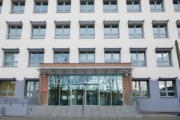 Radomskie Centrum Rehabilitacji, w którym aktualnie znajduje się szpital tymczasowy