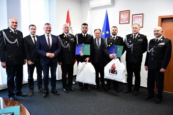Wyróżnienia odebrali z rąk marszałka Adama Struzika oraz wicemarszałka Rafała Rajkowskiego