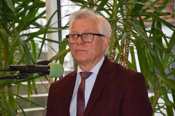 Plan wystaw przedstawił dyrektor Elektrowni, Włodzimierz Pujanek