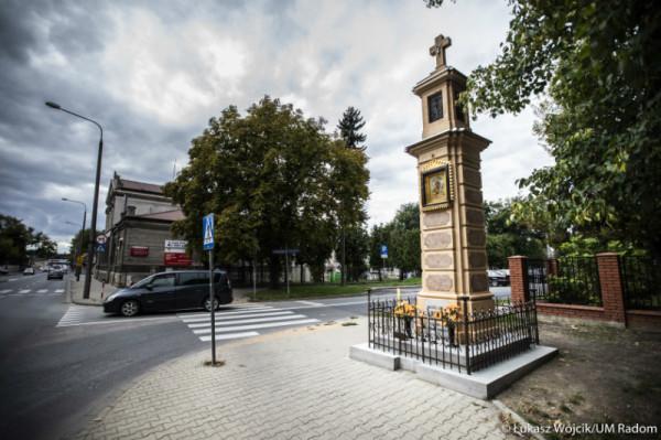 Zabytkowa kapliczka przy ul. Limanowskiego