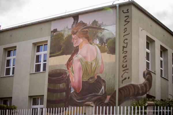 Poprzedni mural powstał na ścianie Wydziału Sztuki UTH