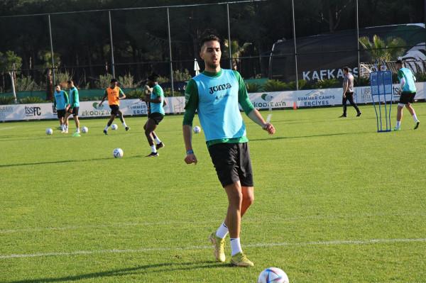Leonardo Rocha na jednym z treningów Radomiaka podczas obozu w Turcji. 