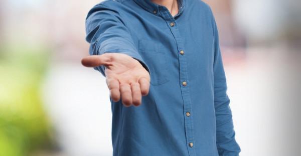 Niekiedy warto poświęcić tylok trochę czasu, wykonać telefon na 112 aby podać pomocną dłoń potrzebującemu