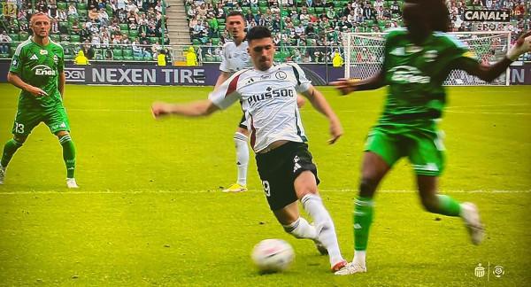 Moment faulu Venegrea na Romario