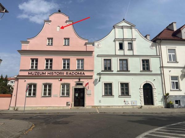W tej niszy Domu Esterki stanie rzeźba Kazimierza Wielkiego