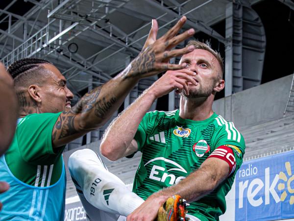 Jan Grzesik odpalił cygaro. Czy ta scena z meczu Radomiak - Pogoń powtórzy się w Szczecinie?