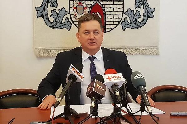 Dariusz Wójcik jako przewodniczący Rady Miejskiej