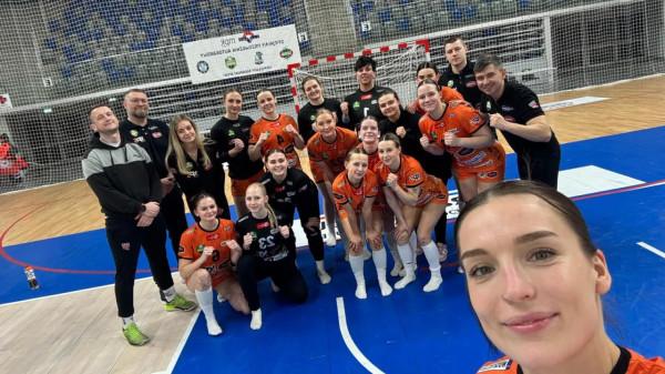 Na pierwszym planie MVP meczu, Aleksandra Salisz