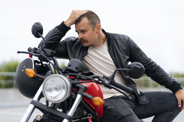 Zdjęcie poglądowe - nie warto wsiadać na motocykl po alkoholu