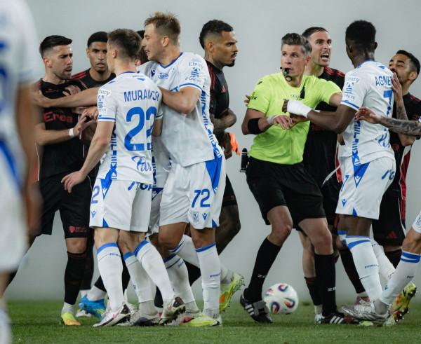Roberto Alves, z lewej strony nie zagra w sobotę w Zabrzu