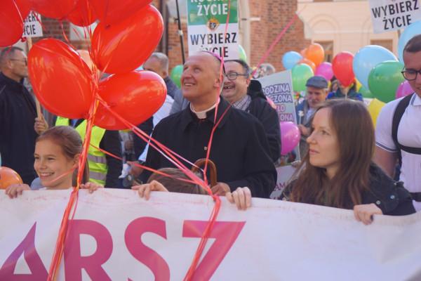 Marsz dla Życia i Rodziny prowadził biskup Marek Solarczyk