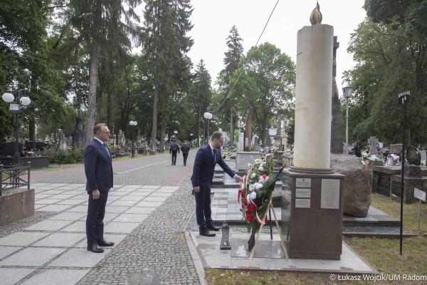 Prezydent Radomia i przewodniczący Rady Miejskiej oddali hołd ofiarom ludobójstwa