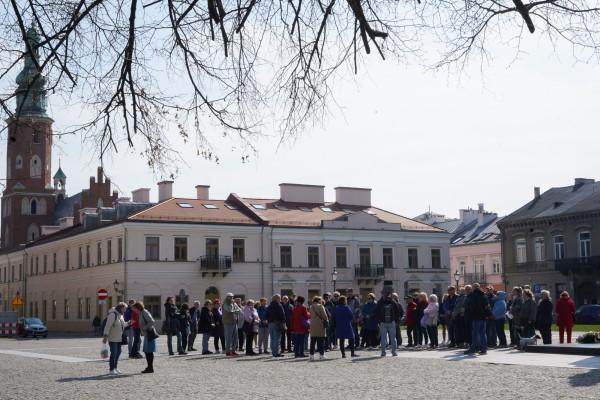 Po wakacyjnej przerwie wracają spacery po Radomiu