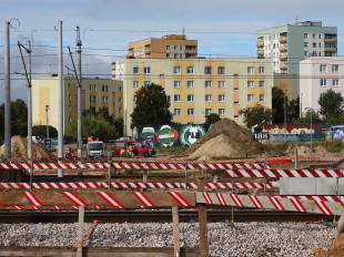 W porównaniu do wielu innych przystanków, Radom Południowy zlokalizowano w bezpośrednim sąsiedztwie 