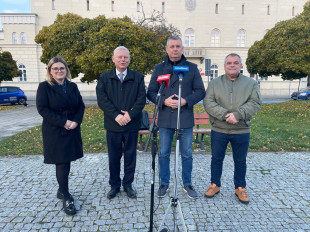 Radna Paulina Markiewicz, poseł Marek Suski, radni Artur Standowicz i Marek Sołśnia