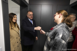 Pierwsi mieszkańcy w bloku z mieszkaniami na wynajem na Michałowie [FOTO]