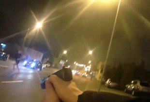 Tak policja obezwładniła kobietę biegająca po ul. Słowackiego z nożem [WIDEO]