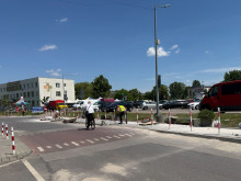Prace na chodniku przy targowisku Korej