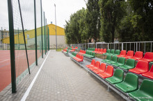 VI LO w Radomiu z odnowionymi: boiskiem i trybunami