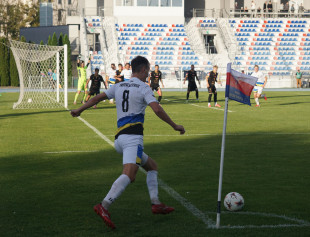 Dawid Jarczak strzelił przepięknej urody gola z rzutu rożnego!