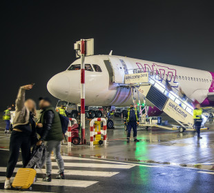 Lotnisko w Radomiu. 100 tys. pasażerów i pierwszy lot linii Wizz Air
