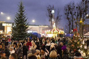 Jarmark Świąteczny i Gwiazdka dla radomian na Placu Jagiellońskim [FOTO]