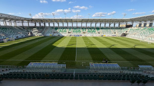 Dwa fotele i trzy niebieskie miejsca 