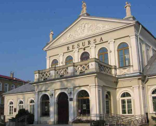 Księża Grelewski i Sykulski bohaterami nowego filmu dokumentalnego 