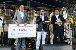 Od lewej: wiceprezydent Semik, profesor Markiewicz i prezydent Witkowski