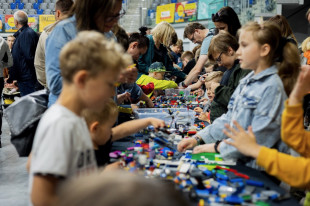 Charytatywne warsztaty LEGO - pomaganie przez budowanie!