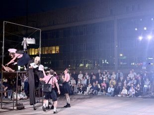 ''Świńskie'' sceny na Placu Jagiellońskim