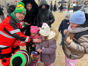 W finale WOŚP na Rynku wzięli też udział ratownicy medyczni