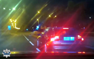 Szaleńcza ucieczka kierowcy Volvo z Radomia przed policją. Przez 50 km sceny jak z filmu akcji [ZOBACZ WIDEO]