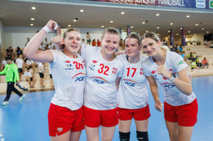 Kinga Papke pierwsza z prawej strony