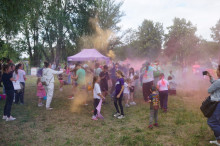 Letni Festiwal Zabawy oraz Holi Święto Kolorów. 