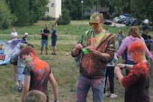 Letni Festiwal Zabawy oraz Holi Święto Kolorów. 