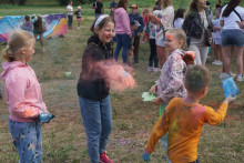 Letni Festiwal Zabawy oraz Holi Święto Kolorów. 
