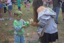 Letni Festiwal Zabawy oraz Holi Święto Kolorów. 