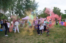 Letni Festiwal Zabawy oraz Holi Święto Kolorów. 