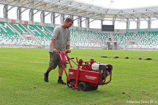 Będzie nowa murawa pod bramkami stadionu Radomskiego Centrum Sportu