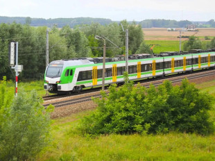 Pociąg Kolei Mazowieckich